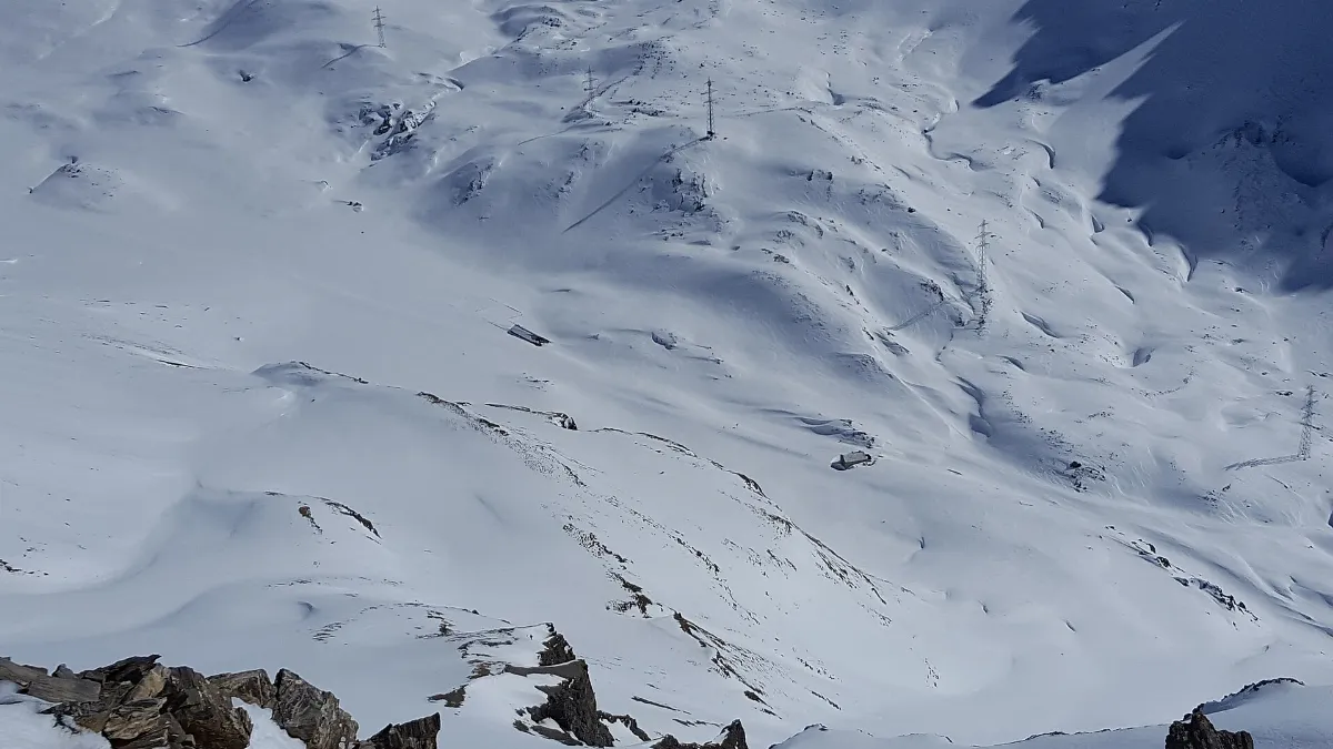 Alpulapass as seen from Igl Compass