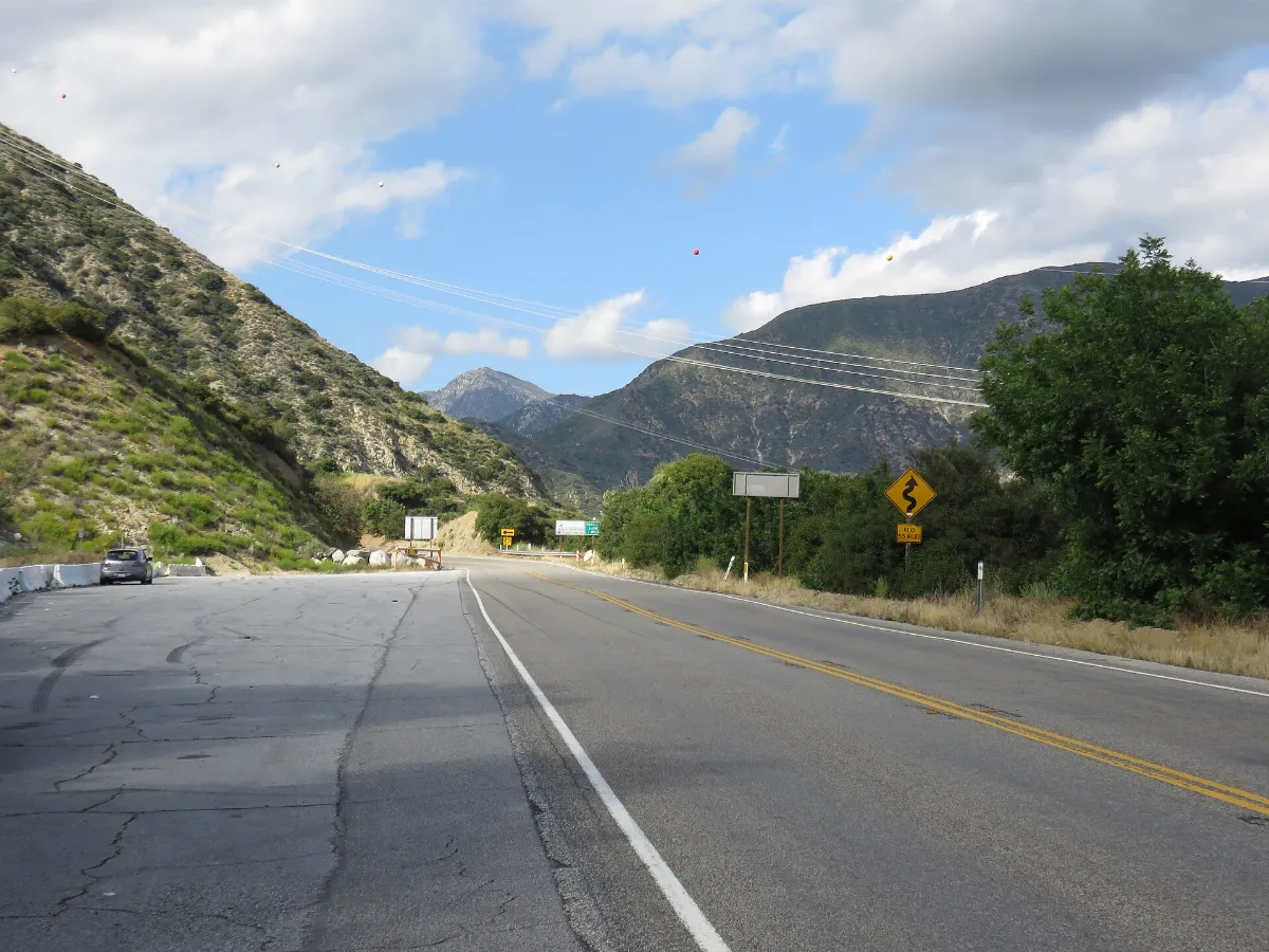 Angeles Crest Highway entrance 2019a