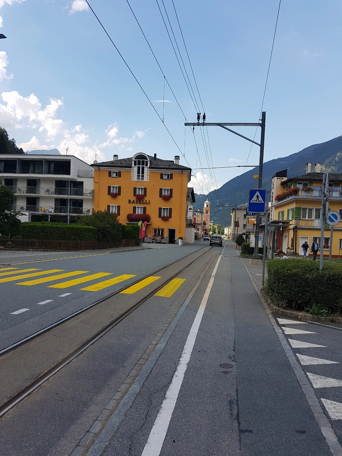Railwaystation Le Prese on Mainstreet-02E