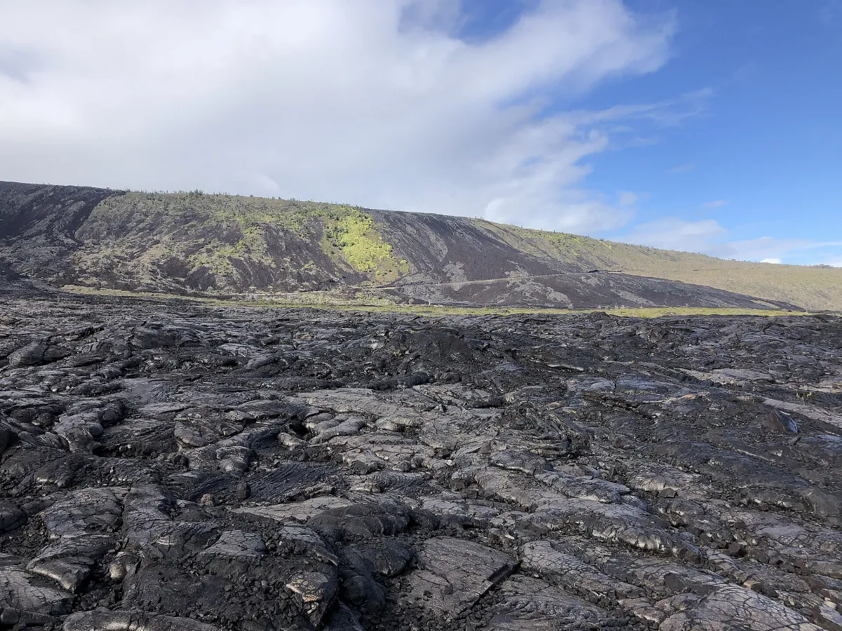 2021-10-09 15 23 33 View north-northeast towards the Hōlei Pali from about 500 feet above sea level along Chain of Craters Road within Hawaii Volcanoes National Park in Hawaii County,
