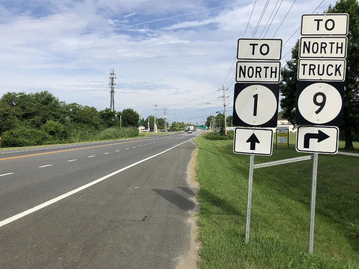 2022-07-25 09 07 09 View north along Delaware State Route 9 Truck (Hamburg Road) just south of U.S. Route 13 (DuPont Highway) in Tybouts Corner, New Castle County, Delaware