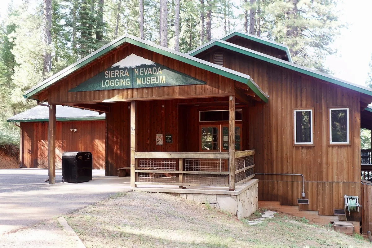 Sierra Nevada Logging Museum building 2017-06-30
