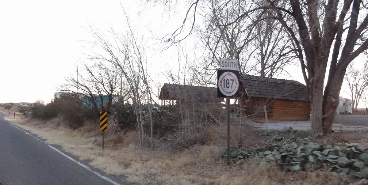 New Mexico State Road 187 southbound