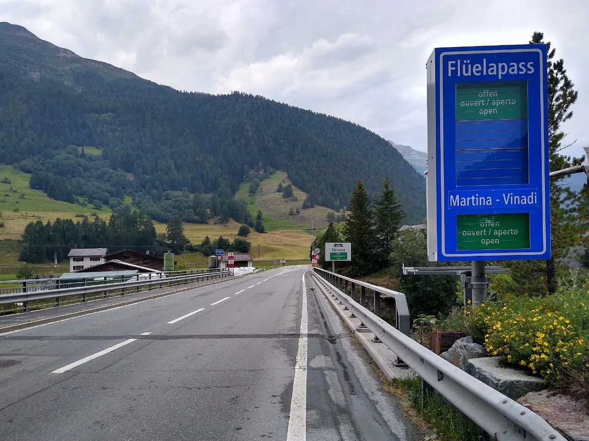 Signal routier suisse 4.75 Flüelapass ouvert