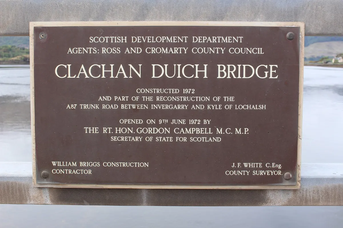 A87 Clachan Duich Bridge plaque - geograph.org.uk - 6893834