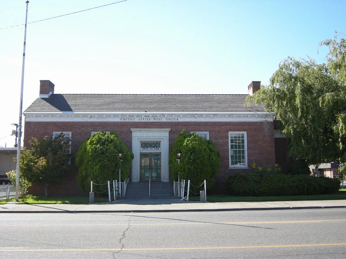 Omak, WA post office 01