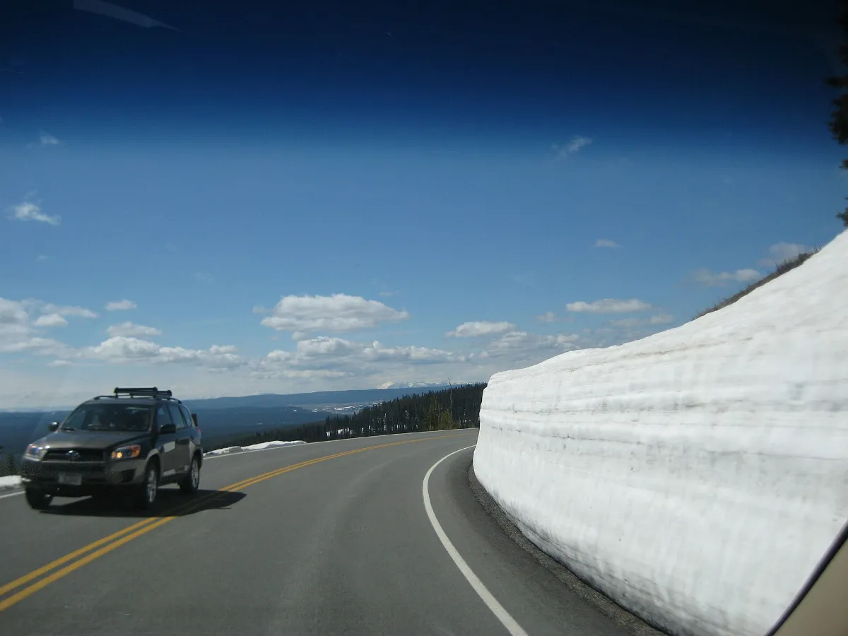 Grand Loop Road, Dunraven Pass, YNP - panoramio