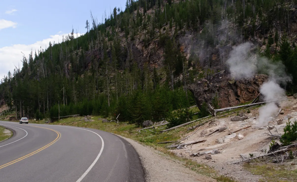 Grand Loop Road, Yellowstone National Park (7780101180)