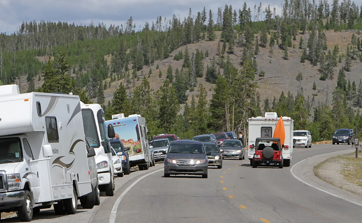 Traffic near Fairy Falls trailhead in July (23979692212)