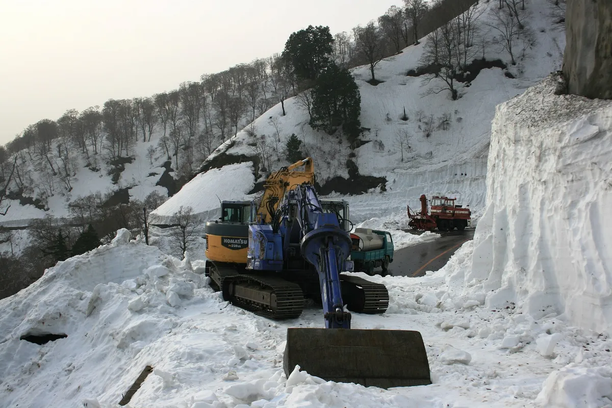 Snow removal in Hakusan super forest road