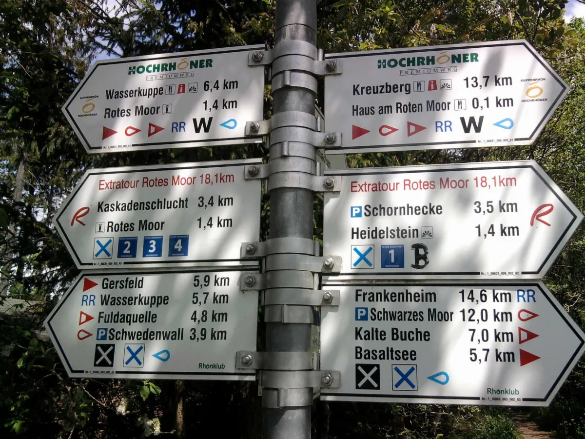 Wegweiser Moordorf (Gersfeld 5,9 km)