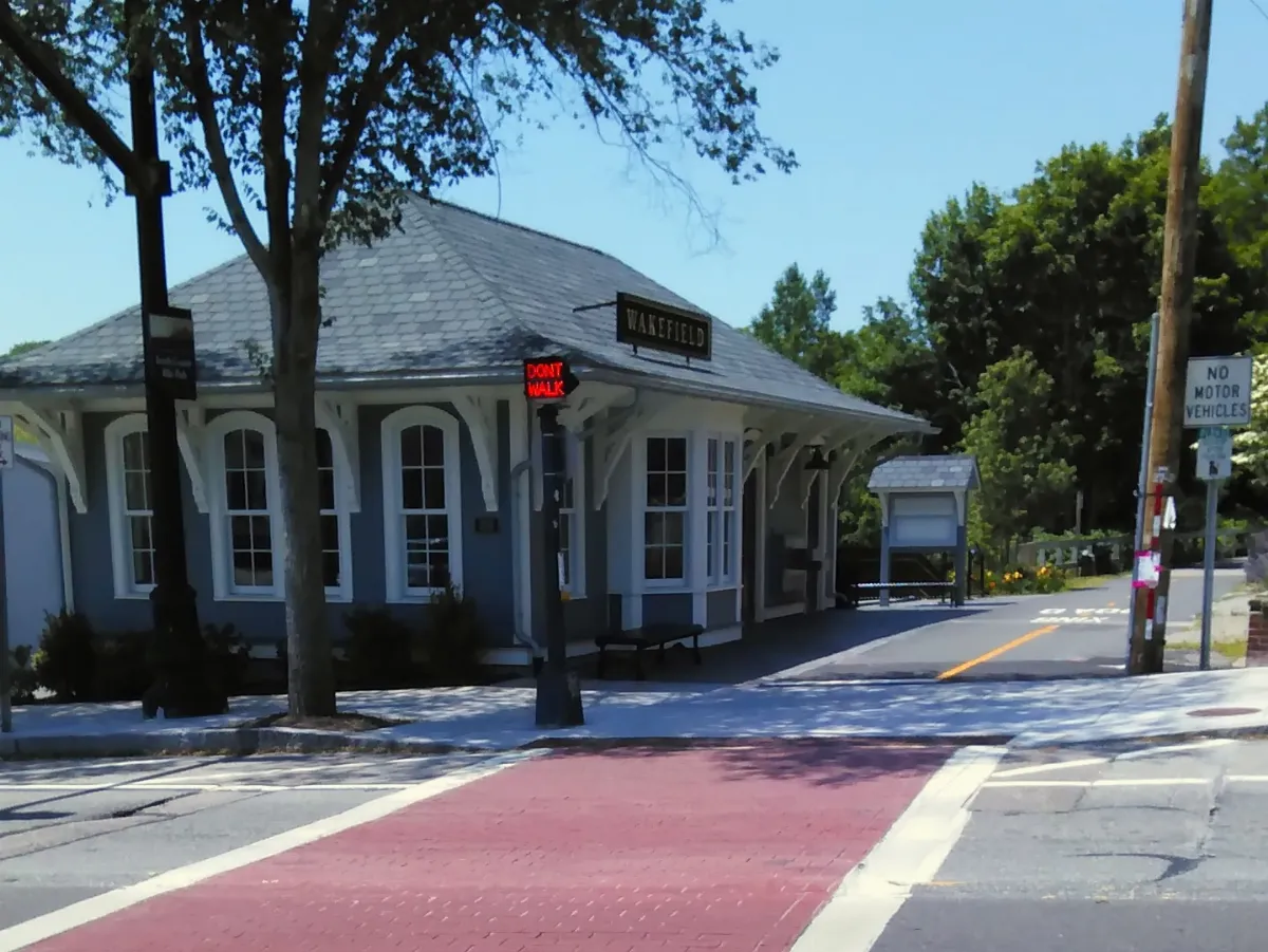 Former Wakefield station and South County Bike Path crossing of Rhode Island Route 108, June 2016