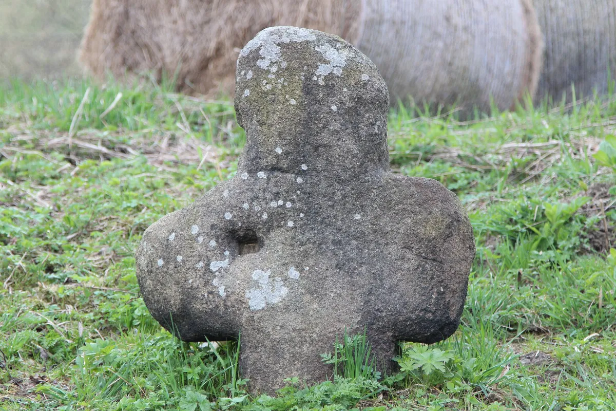 Kowary stone cross 02 2015 P02