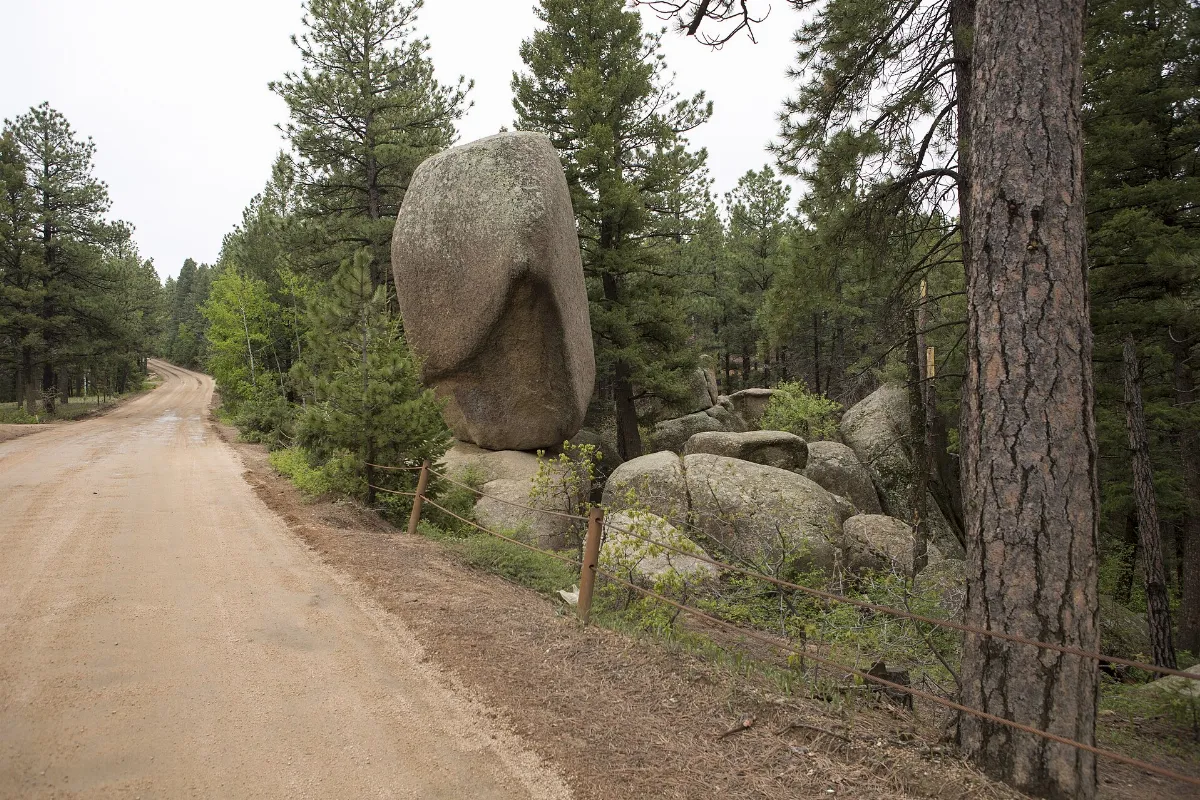 Giant Boulder in Rampart - panoramio