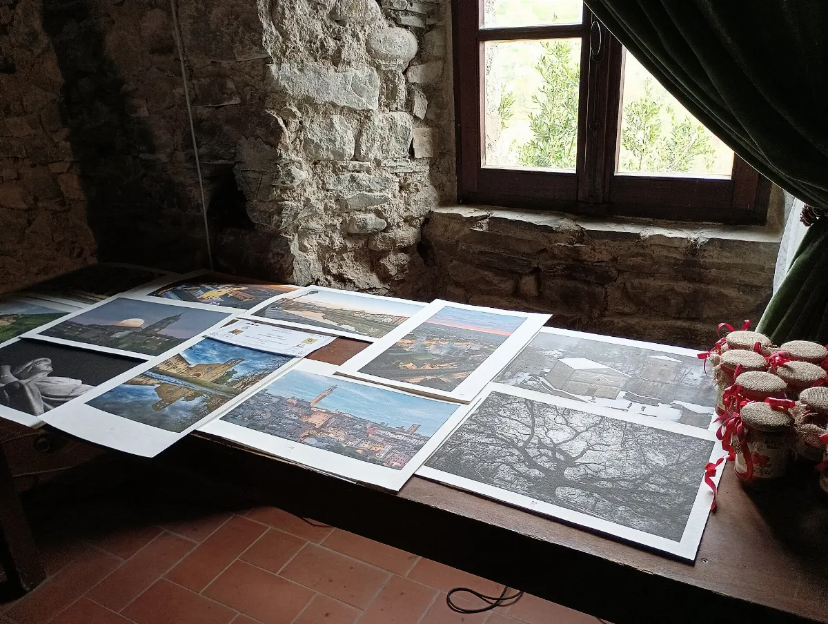 WLM Tuscany 2025 table with prints 1