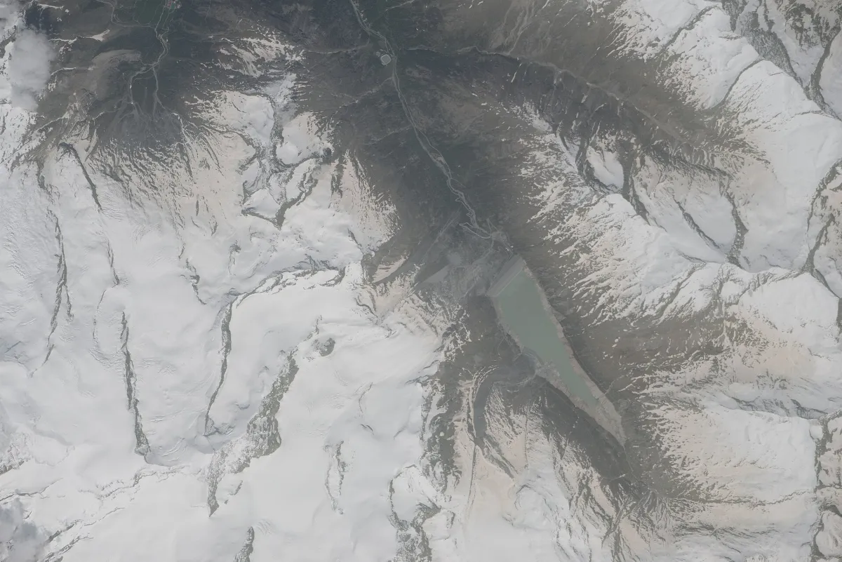 ISS048-E-2317 - View of Earth