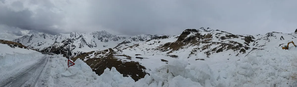Panorama sgombero neve strada del passo Gavia - panoramio