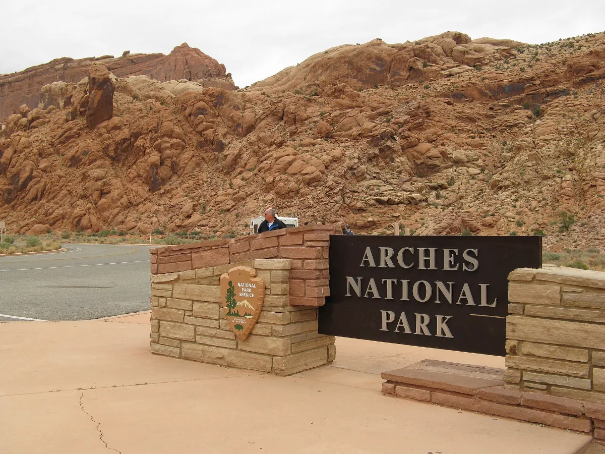Entrance to Arches Nat. Park - panoramio