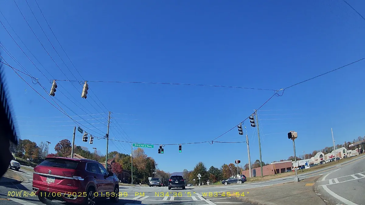 NB N Main Street (GA11 US129) at Helen Highway (GA75) Intersection, Cleveland dashcam