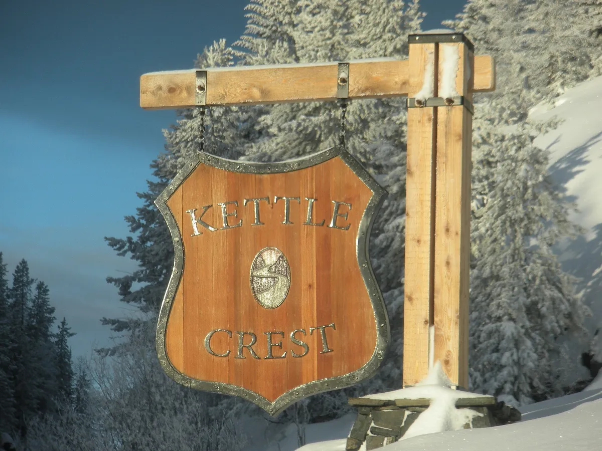 Kettle Crest Sign