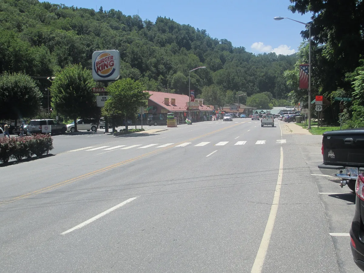 Highway 19 South in Cherokee, NC IMG 5148