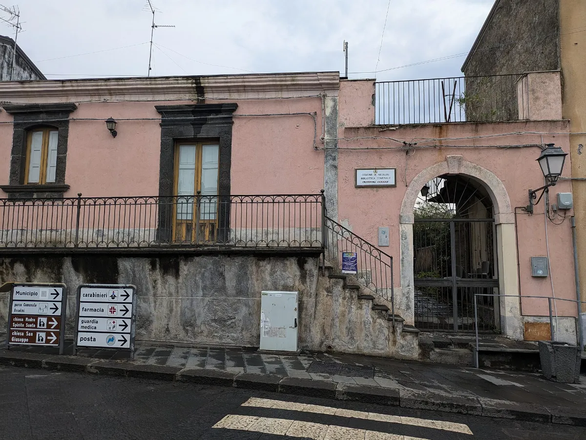Nicolosi - Biblioteca Comunale Cristoforo Cuscunà - 2024-09-01 21-43-30 001