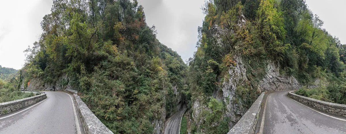 S.P. 38 (Strada della Forra) - Tremosine, Brescia, Italy - October 18, 2019.jpg 02