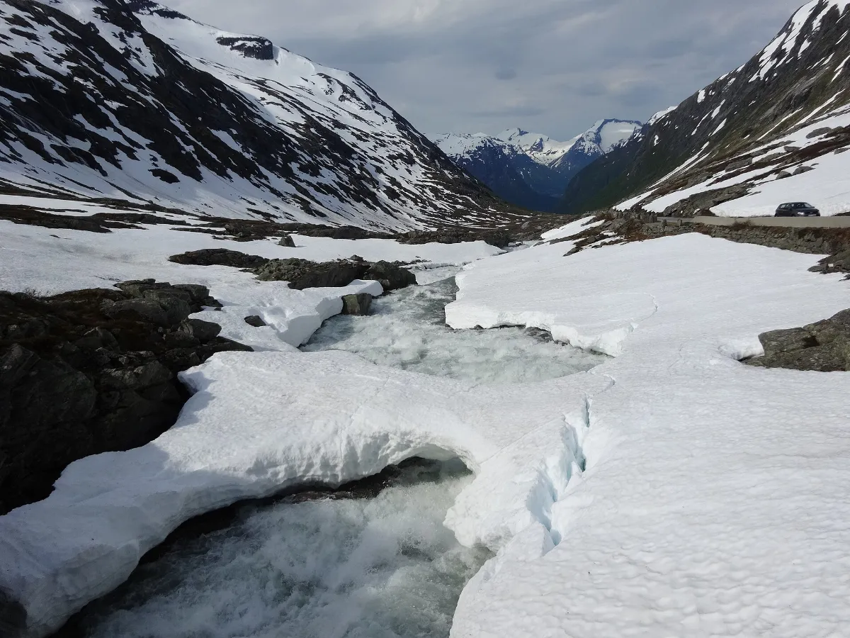 Winter im Juli am Gamle Strynefjellsvegen