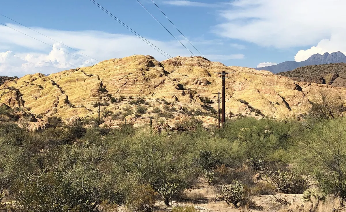 2021 The Superstition Mountains from the Apache Trail near the Corral