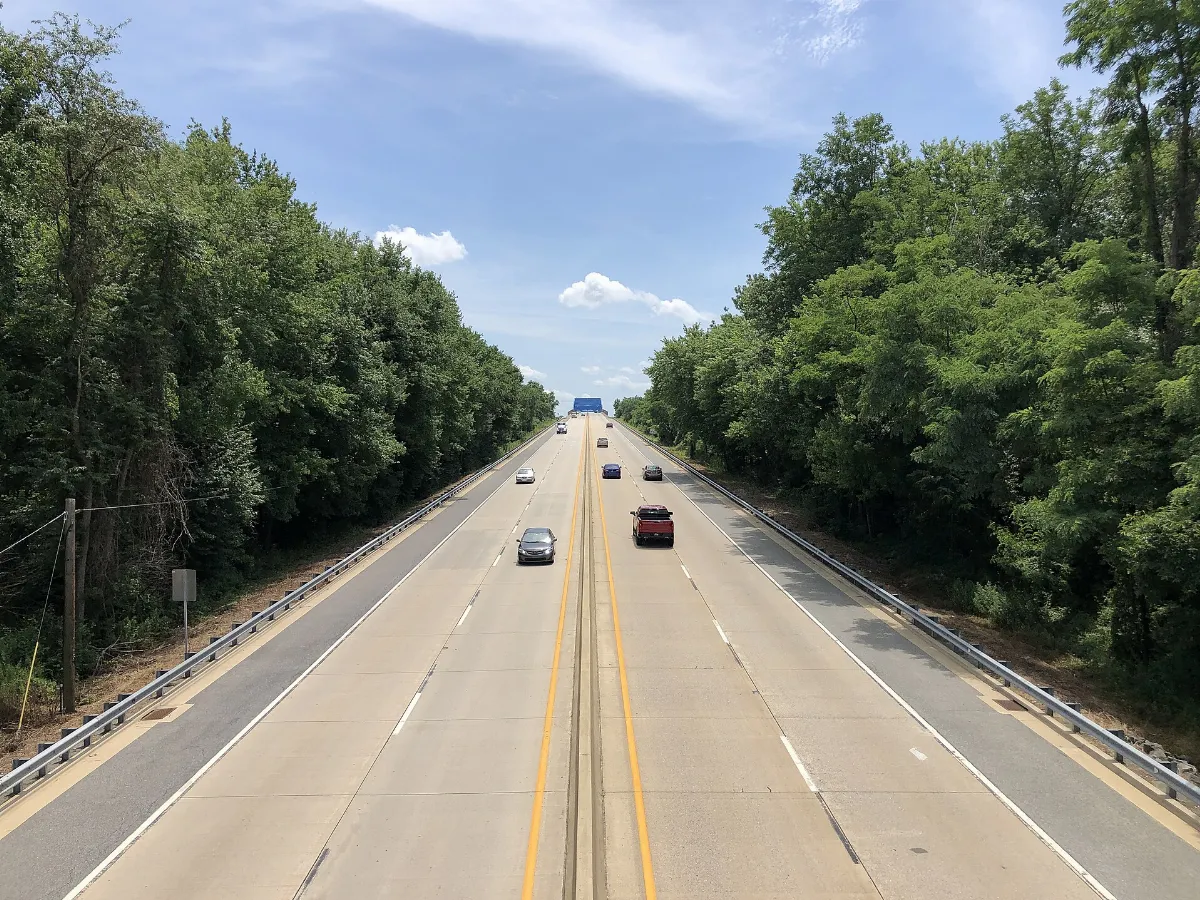 2022-07-18 13 31 43 View south along Delaware State Route 71 and Delaware State Route 896 (Summit Bridge Road) from the overpass for Chesapeake City Road in Summit Bridge, New Castle County, Delaware