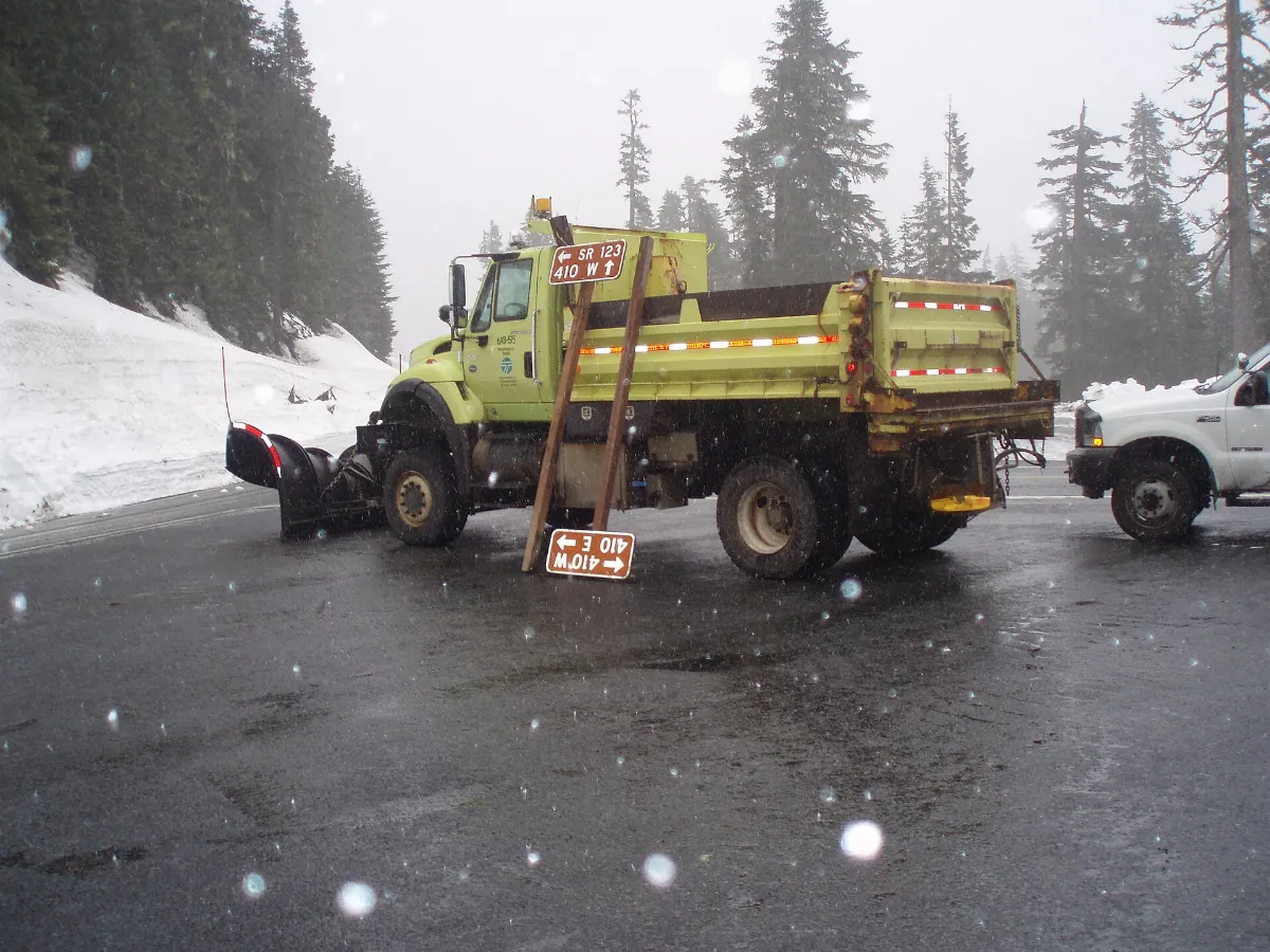 Hwy 123 Sign Install 5 (6973380720)