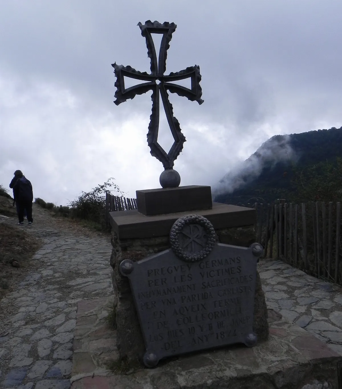 Monumento a víctimas de las guerras carlistas de 1874 en Collformich