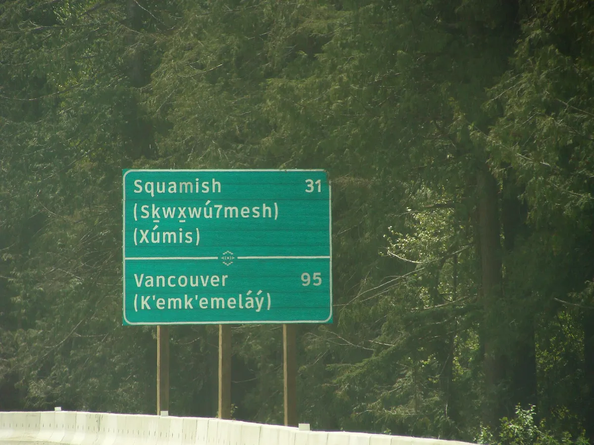 Bilingual road sign in squamish language 1