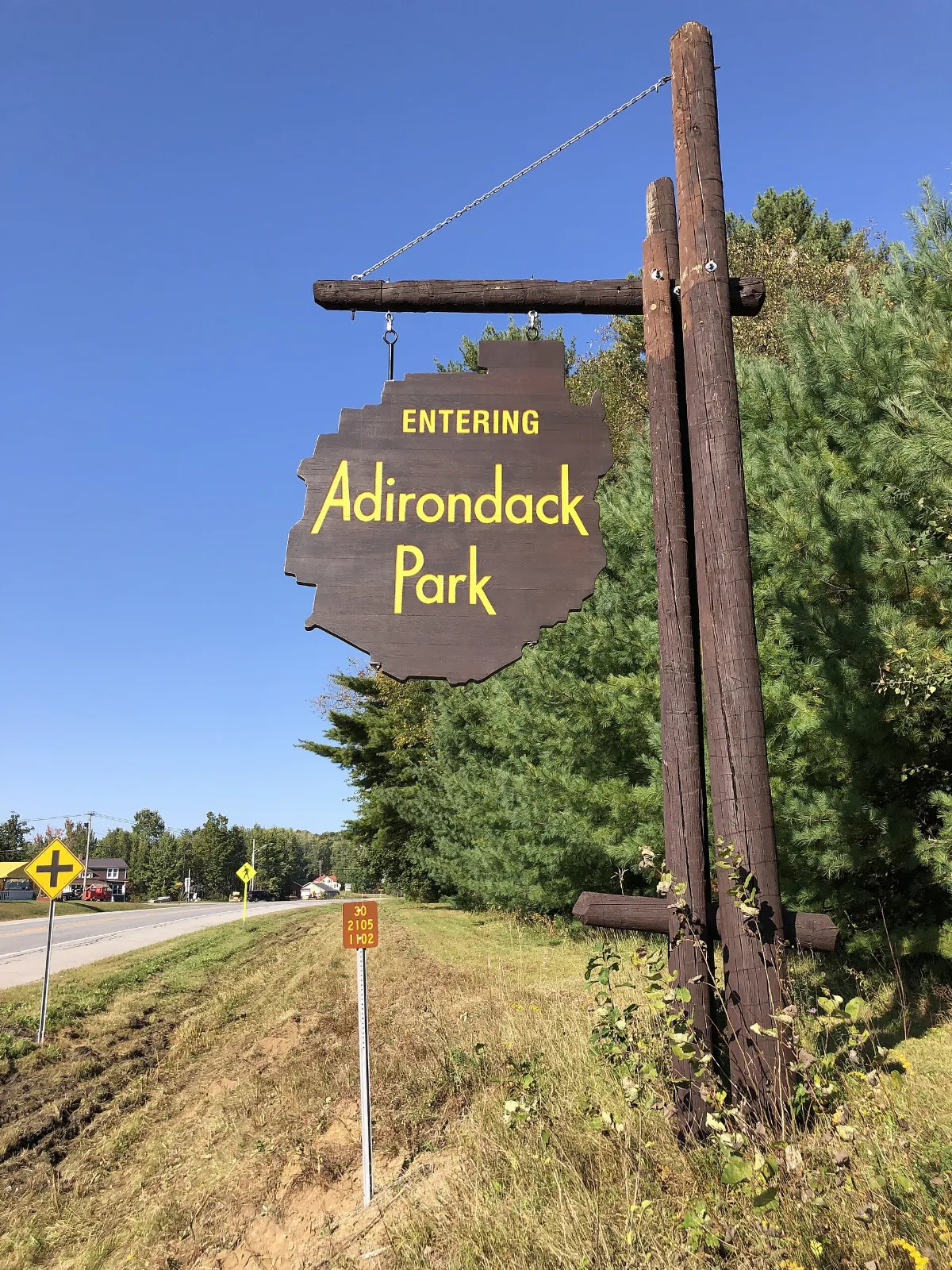 2024-09-16 16 06 47 Sign for Adirondack Park along northbound New York State Route 30 (Adirondack Trail) in Mayfield, Fulton County, New York