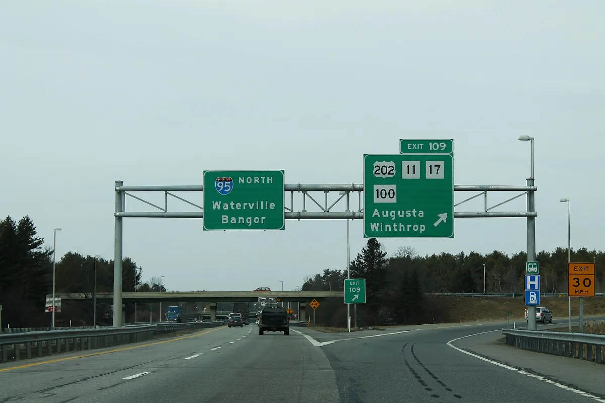 Int95nRoadME-Exit109-US202ME11ME17ME100 (35292916271)