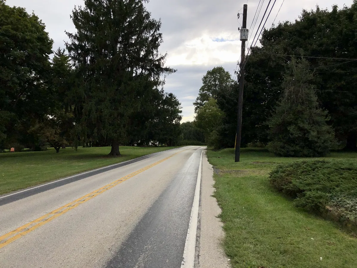 2022-09-22 15 54 17 View west along Pennsylvania State Route 23 (Ridge Road) just west of Porters Mill Road in East Vincent Township, Chester County, Pennsylvania