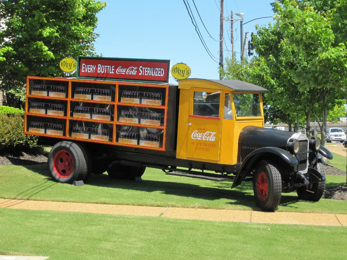 Classy Coke Truck - panoramio