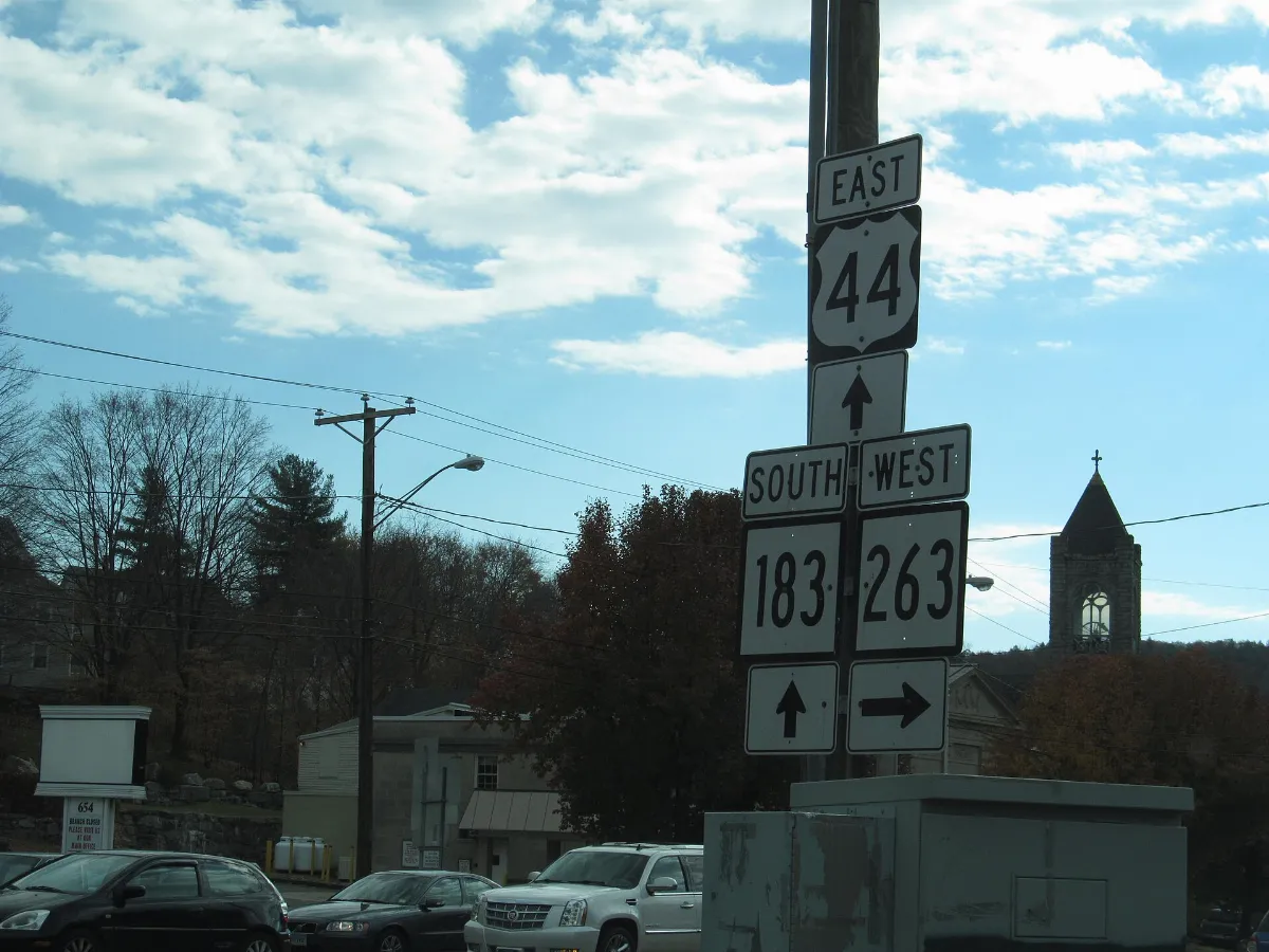 Connecticut State Route 183 - 10915402084