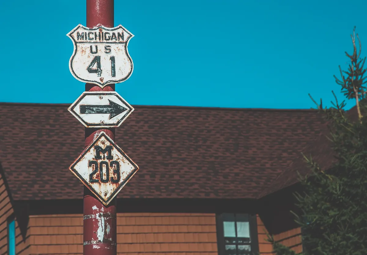 Old US 41 Sign - Calumet, Michigan (30122698536)