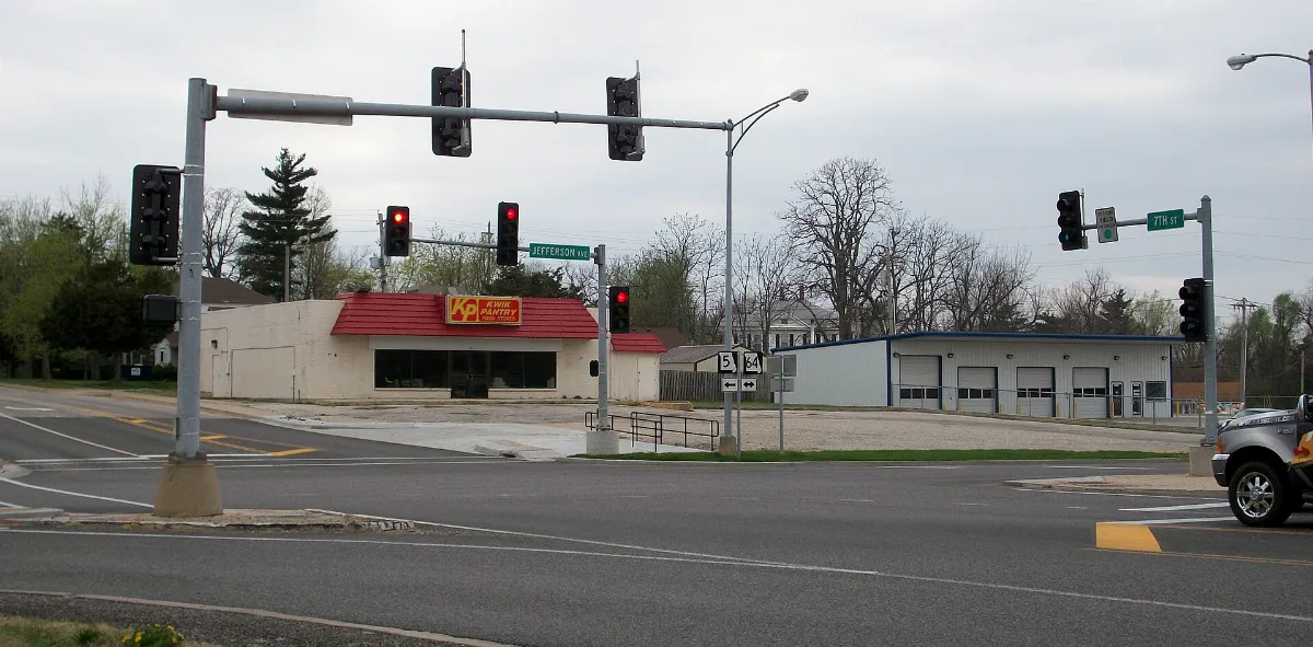 MO 5 turns onto MO 64 (Jefferson Ave) in Lebanon