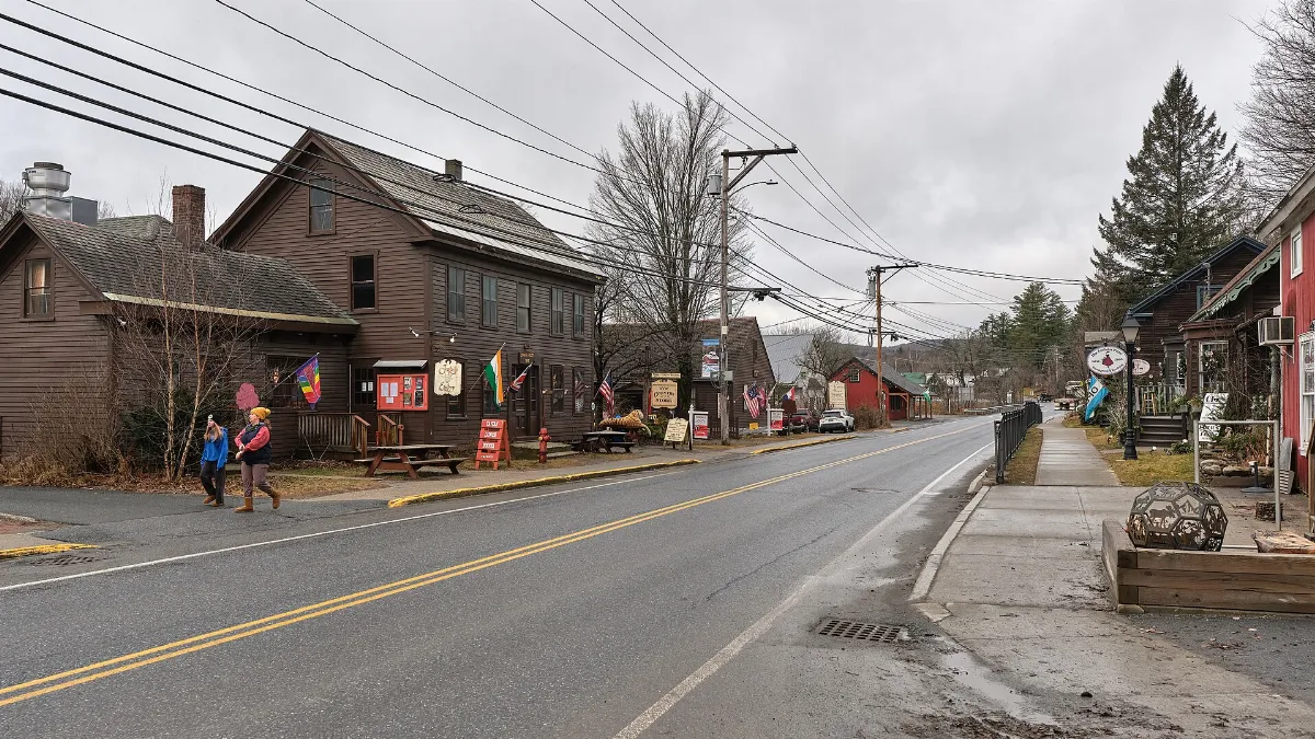 Looking west on West Main Street (53848916047)