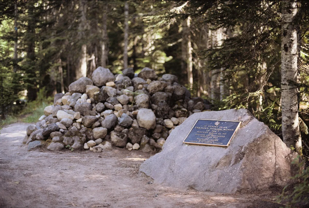 Mt. Hood Scenic Byway - Grave of a Pioneer Woman