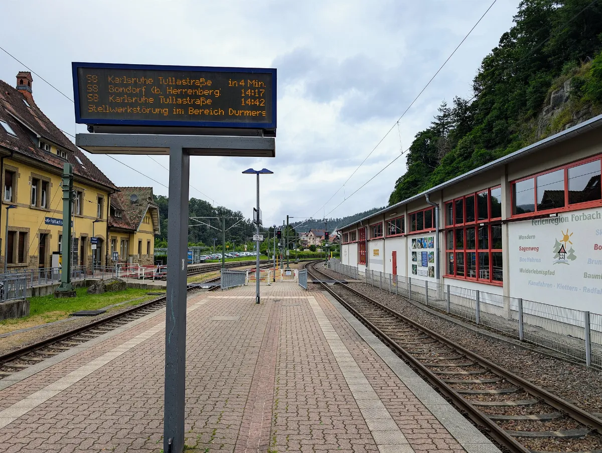 20240703 Forbach Schwarz Bahnhof