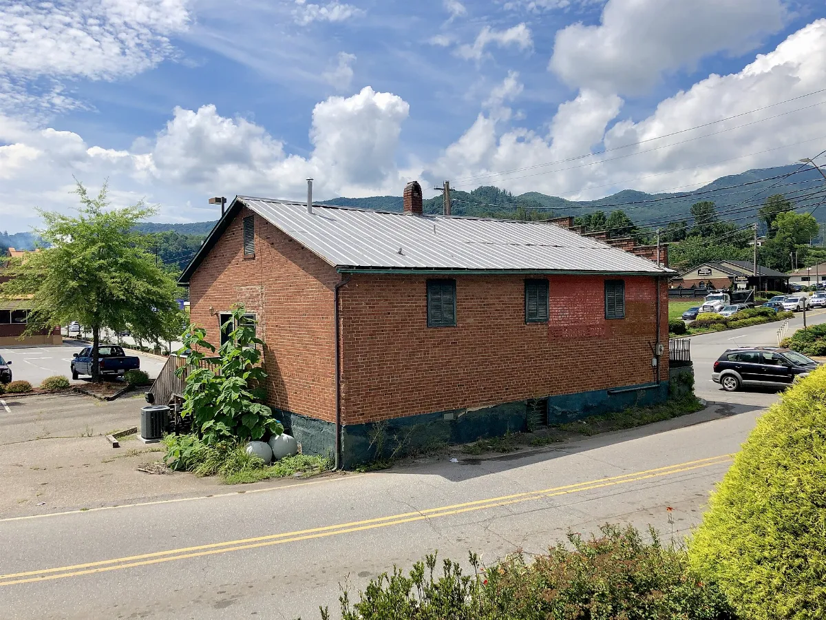 Ensley's Store, Sylva, NC (48327262671)