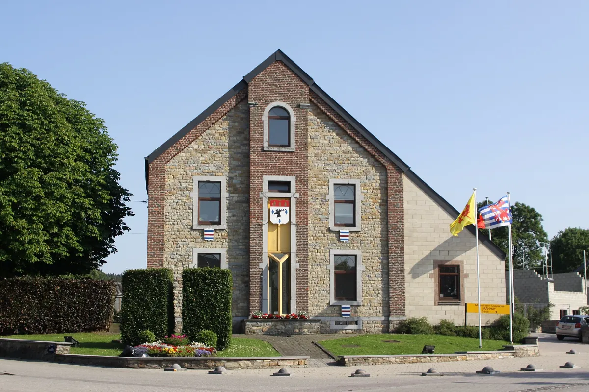 Manhay maison communale