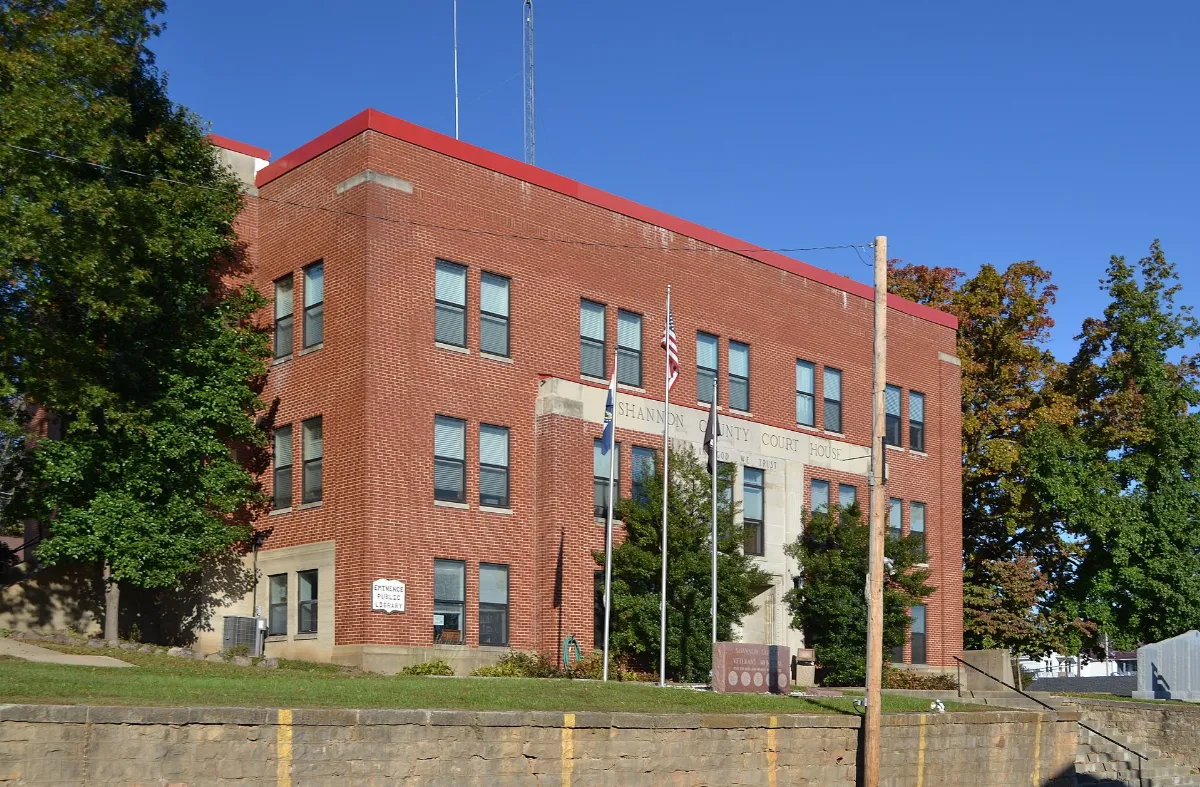 Shannon County MO courthouse 20131027