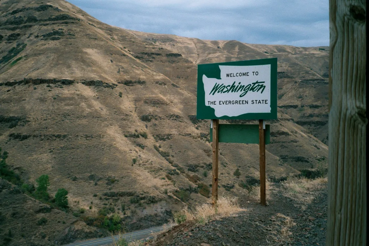 Dramatic entrance to Washington State (10776186695)