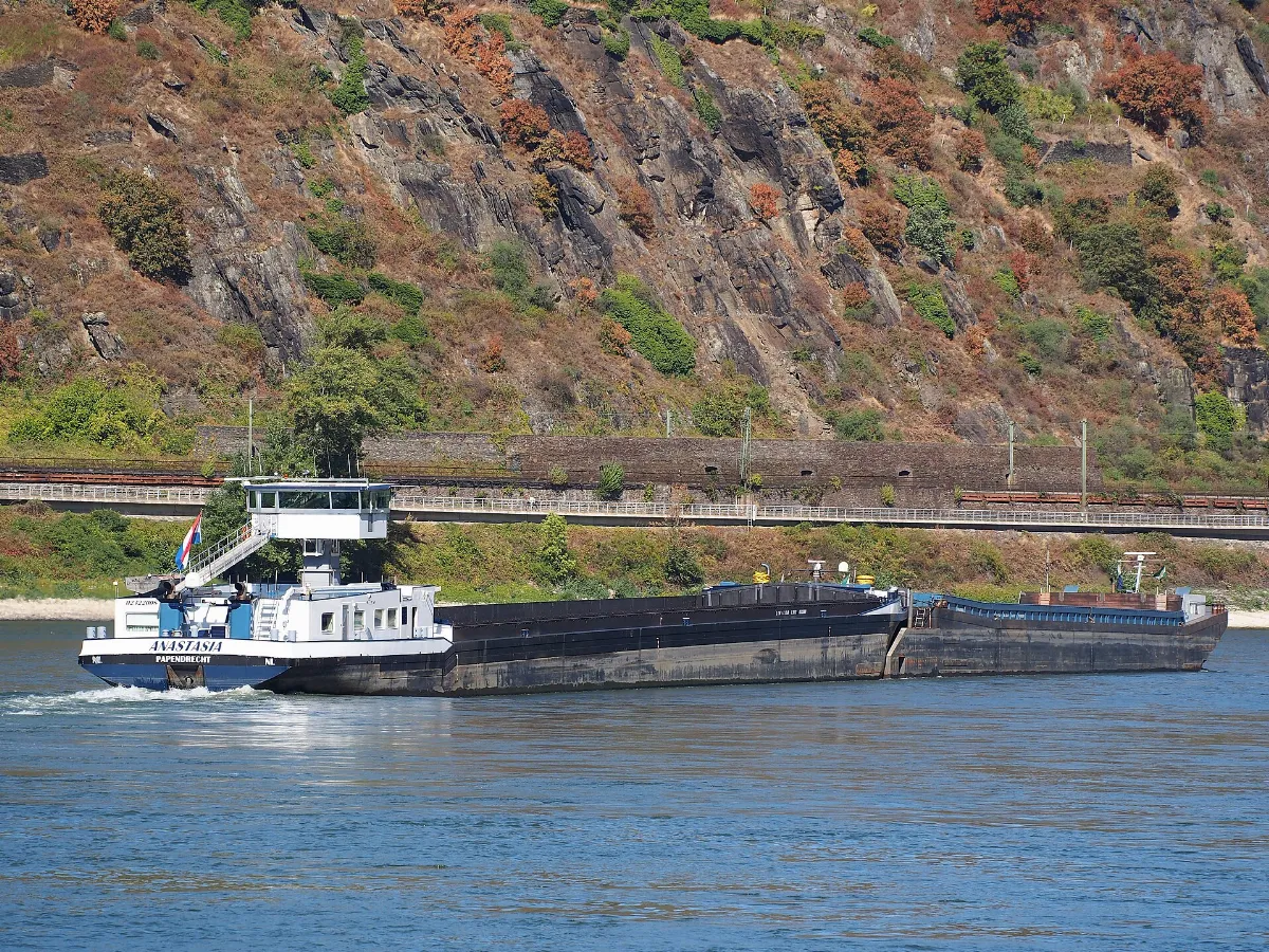 Anastasia (ship, 1995) ENI 02322008 Anastasia II (ship, 2003) ENI 02326293 on the Rhine at Oberwesel pic8