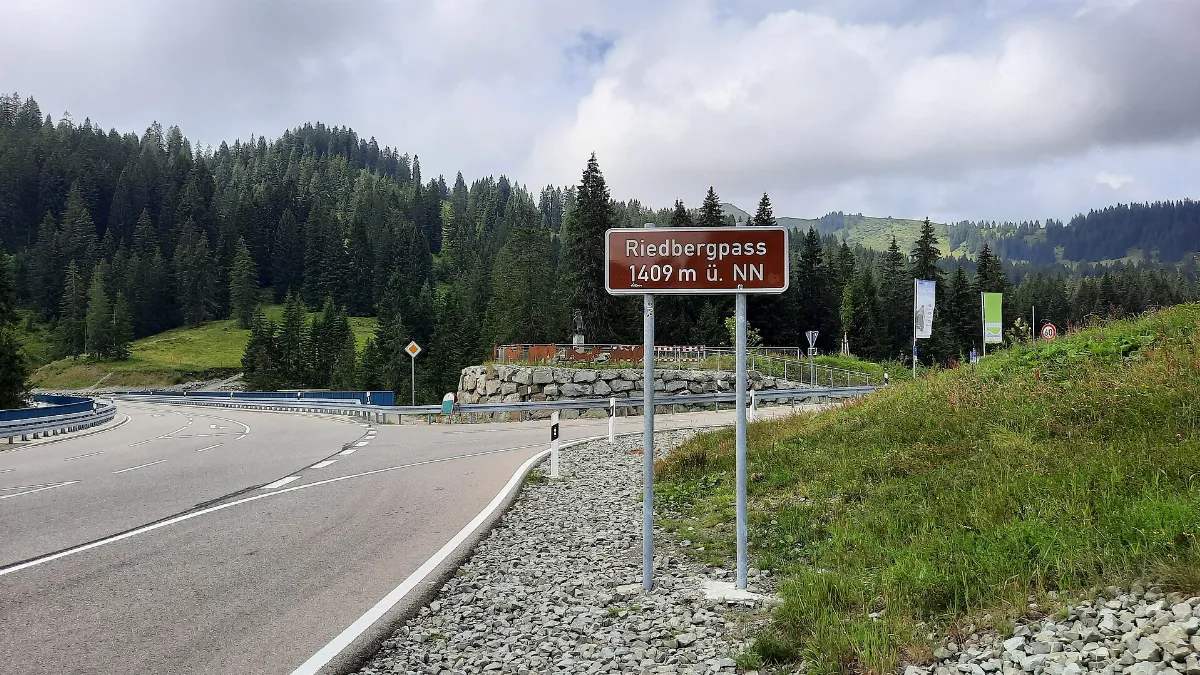 Riedbergpass nach Westen