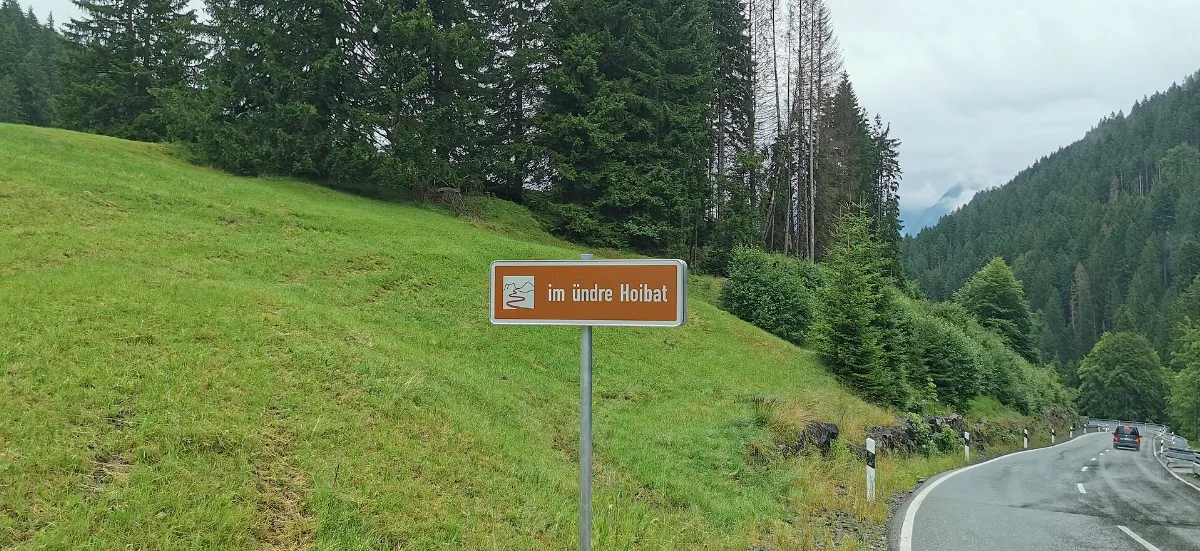 GER — BY – Schwaben — Gemeinde Fischen im Allgäu — Bundesstraße 19 (Riedbergpass · Z. 386.1 „Im ündre Hoibat“) 2024-07-28 Mattes